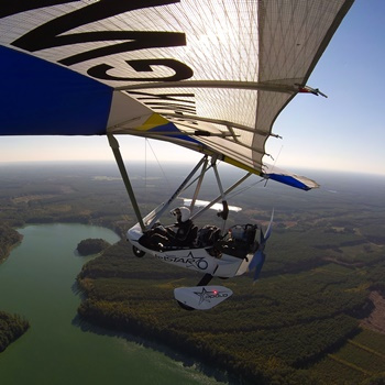 A sightseeing flight in a motor-glider (30 minutes)