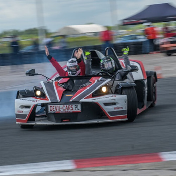 Driving behind the wheel of the KTM X-BOW on the track (2 laps)